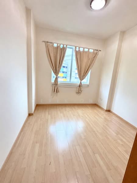 Guilin View, 26 Bukit Batok Street 52, 2 Bedrooms, 861 sqft, Condominium For Sale, by Derek Ong, 25574925 - Interior - PropertyGuru.com.sg