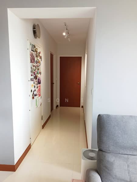 130B Lorong 1 Toa Payoh, 130B Lorong 1 Toa Payoh, Balestier / Toa Payoh, 2 Bedrooms, 700 sqft, HDB Flat For Rent, by ELSON SOH, 25575352 - Corridor - PropertyGuru.com.sg