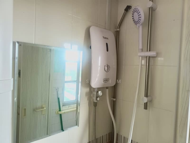 601 Ang Mo Kio Avenue 5, 601 Ang Mo Kio Avenue 5, Room Rental, 129 sqft, HDB Flat For Rent, by Iris Lim, 25575610 - Bathroom - PropertyGuru.com.sg