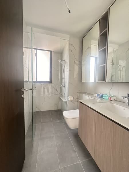The Watergardens at Canberra, 37 Canberra Drive, 2 Bedrooms, 926 sqft, Condominium For Rent, by Mavin Lai, 25576353 - Bathroom - PropertyGuru.com.sg