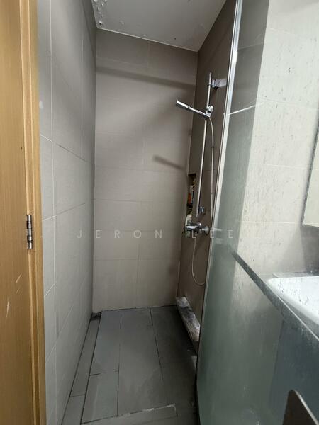 Skyline Residences, 610 Telok Blangah Road, Room Rental, 160 sqft, Condominium For Rent, by Jeron Lee, 25576558 - Bathroom - PropertyGuru.com.sg