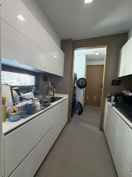 Skyline Residences, 610 Telok Blangah Road, Room Rental, 160 sqft, Condominium For Rent, by Jeron Lee, 25576558 - Kitchen - PropertyGuru.com.sg