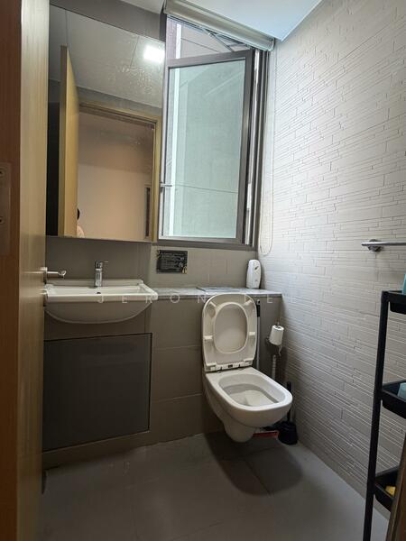 Skyline Residences, 610 Telok Blangah Road, Room Rental, 160 sqft, Condominium For Rent, by Jeron Lee, 25576558 - Bathroom - PropertyGuru.com.sg