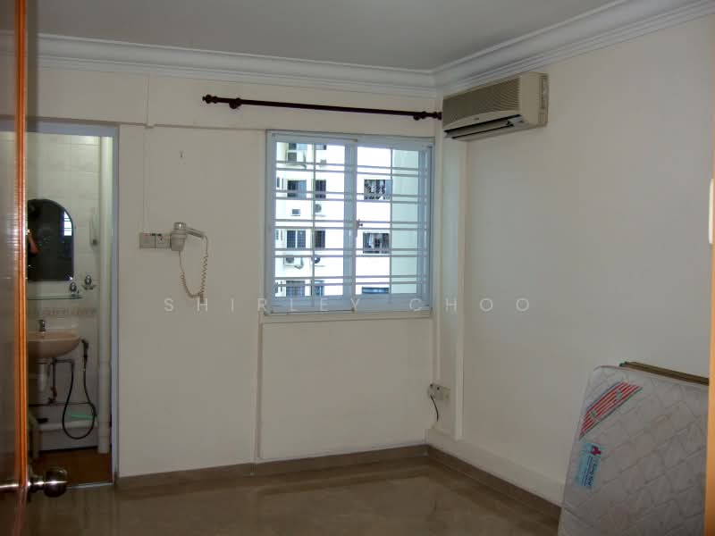 109 Ang Mo Kio Avenue 4, 109 Ang Mo Kio Avenue 4, 2 Bedrooms, 721 sqft, HDB Flat For Rent, by Shirley Choo, 2557667 - Master Bedroom - PropertyGuru.com.sg