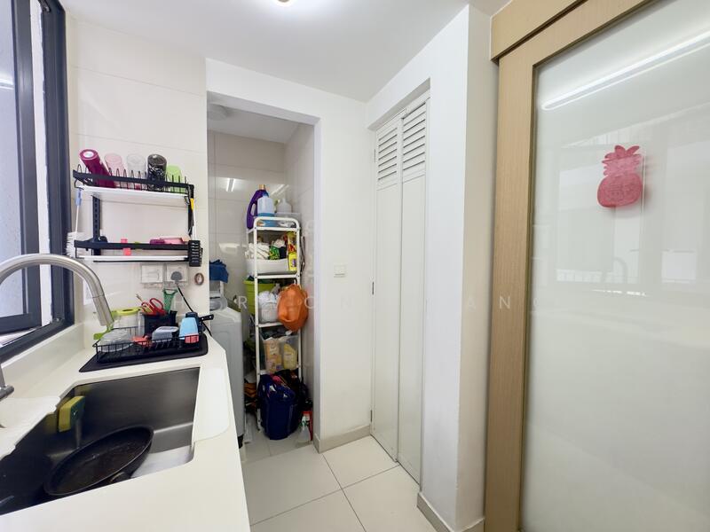 Twin Waterfalls Condominium For Sale at S$ 2,338,000 | PropertyGuru Singapore - Kitchen