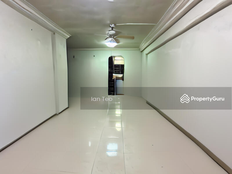 For Sale - 270 Yishun Street 22