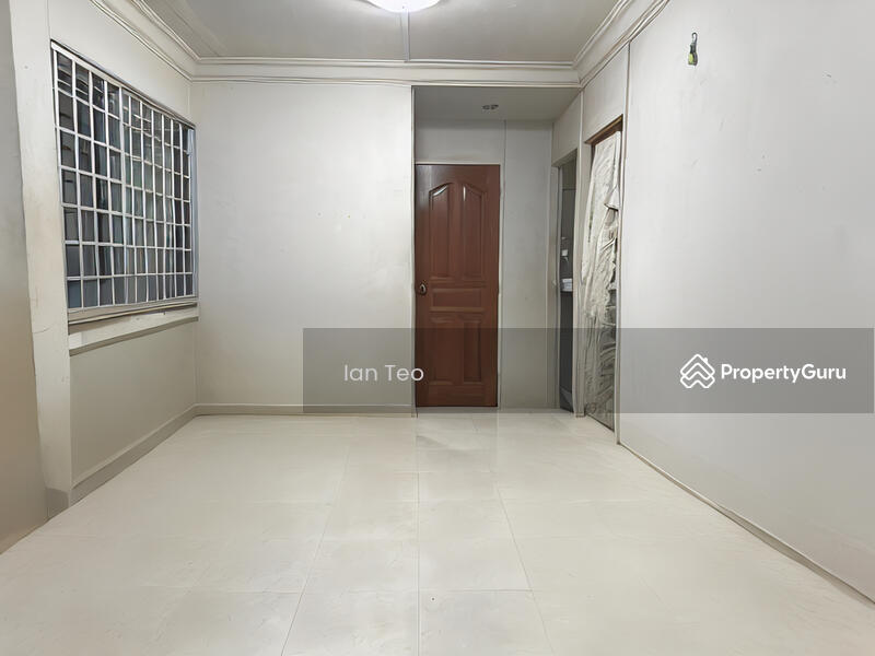 For Sale - 270 Yishun Street 22