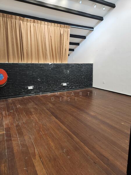 FASHION/RETAILS/PEDI-MEDI/SALON/FOTO STUDIO, HAJI LANE, 400 sqft, Shop / Shophouse For Rent, by Desmiarti Desi, 25577277 - CommercialGuru.com.sg