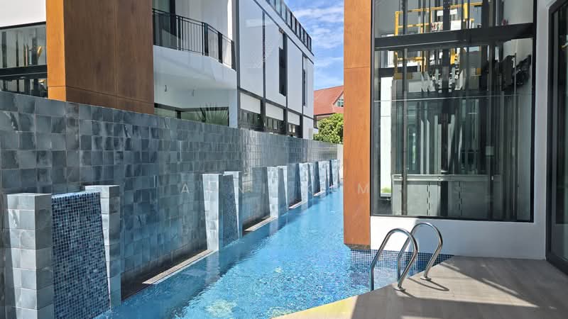 New luxury bungalow with lift and gorgeous pool Broadrick vicinity, Broadrick Road, 6 Bedrooms, 9,256 sqft, Detached House For Rent, by Anni Kum 甘岸霓, 25577332 - Pool - PropertyGuru.com.sg