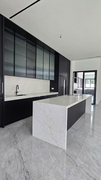 New luxury bungalow with lift and gorgeous pool Broadrick vicinity, Broadrick Road, 6 Bedrooms, 9,256 sqft, Detached House For Rent, by Anni Kum 甘岸霓, 25577332 - Kitchen - PropertyGuru.com.sg
