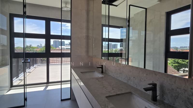 New luxury bungalow with lift and gorgeous pool Broadrick vicinity, Broadrick Road, 6 Bedrooms, 9,256 sqft, Detached House For Rent, by Anni Kum 甘岸霓, 25577332 - Bathroom - PropertyGuru.com.sg