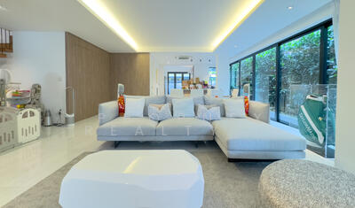 For Sale - *Like Brand New* Semi Detached in Heart Of Serangoon Gardens