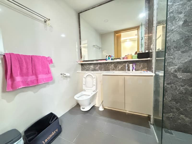 Bartley Ridge, 30 Mount Vernon Road, 2 Bedrooms, 721 sqft, Condominium For Rent, by Vivien Mok (莫琍清), 25577927 - Master Bathroom - PropertyGuru.com.sg