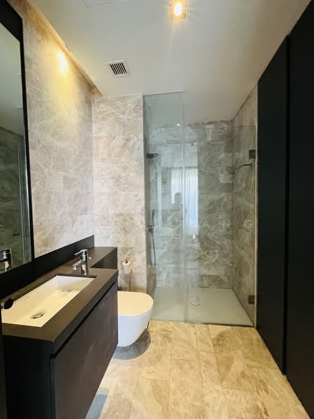 OUE Twin Peaks, 33 Leonie Hill Road, 1 Bedroom, 547 sqft, Condominium For Rent, by Cheryl Tang 邓慧中, 25578175 - Bathroom - PropertyGuru.com.sg