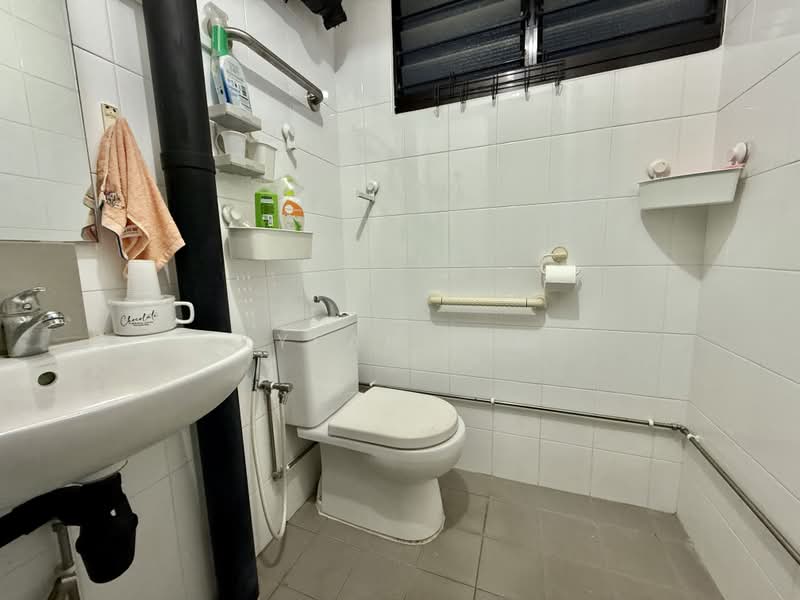101 Yishun Avenue 5, 101 Yishun Avenue 5, Room Rental, 200 sqft, HDB Flat For Rent, by Kyean Lim, 25578320 - Bathroom - PropertyGuru.com.sg