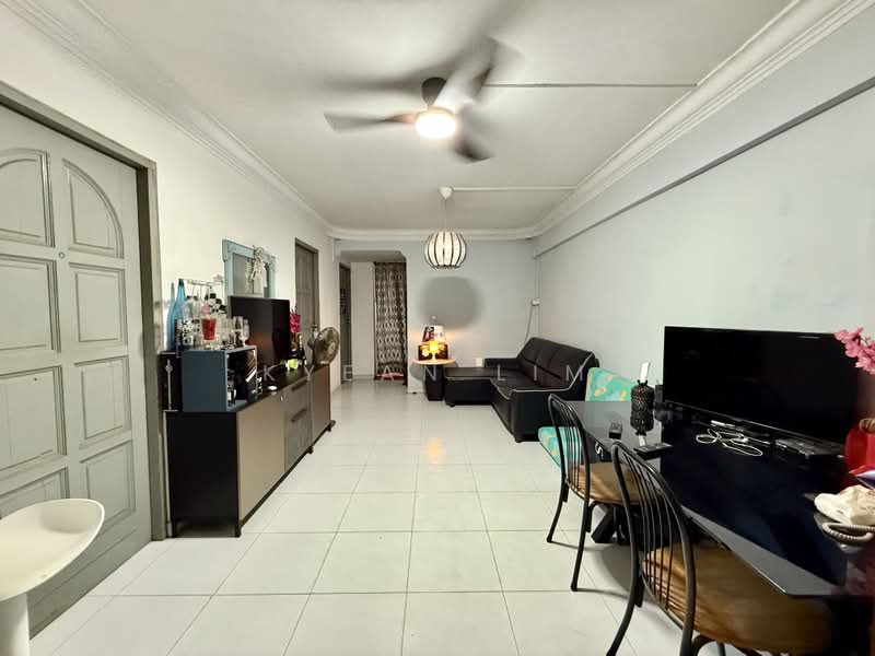 101 Yishun Avenue 5, 101 Yishun Avenue 5, Room Rental, 200 sqft, HDB Flat For Rent, by Kyean Lim, 25578320 - Living Room - PropertyGuru.com.sg