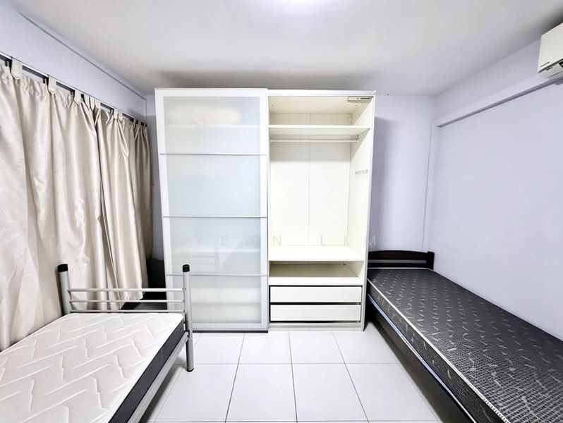 101 Yishun Avenue 5, 101 Yishun Avenue 5, Room Rental, 200 sqft, HDB Flat For Rent, by Kyean Lim, 25578320 - Bedroom - PropertyGuru.com.sg