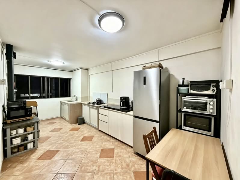 101 Yishun Avenue 5, 101 Yishun Avenue 5, Room Rental, 200 sqft, HDB Flat For Rent, by Kyean Lim, 25578320 - Kitchen - PropertyGuru.com.sg