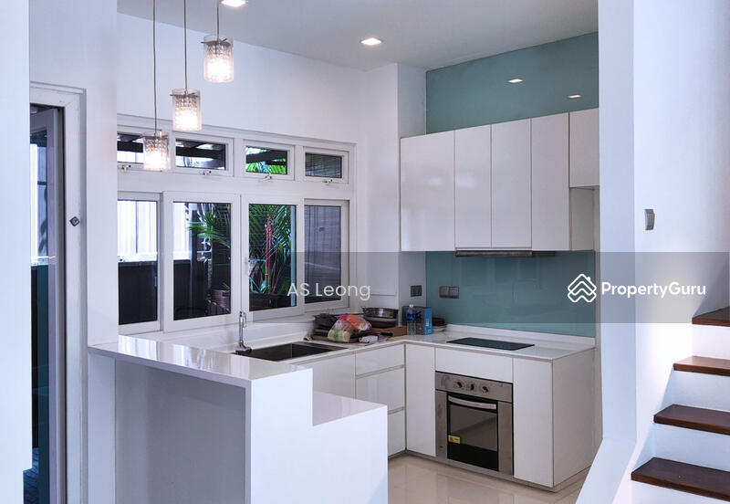 Dry Kitchen