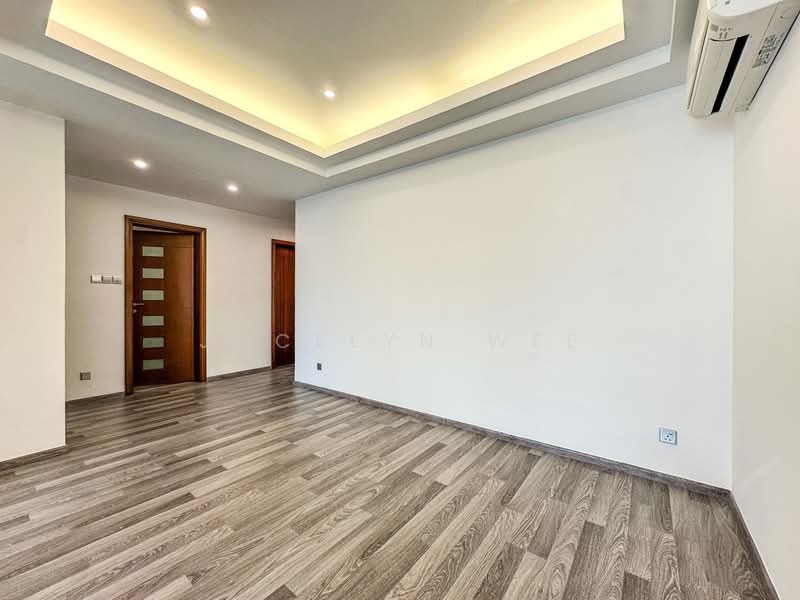 Orchard / Nassim - Renovated 3+1 Bedrm w Balcony! Walk to Amenities, Nassim Road, 3 Bedrooms, 1,520 sqft, Apartment For Rent, by Jocelyn Wee, 25578589 - PropertyGuru.com.sg