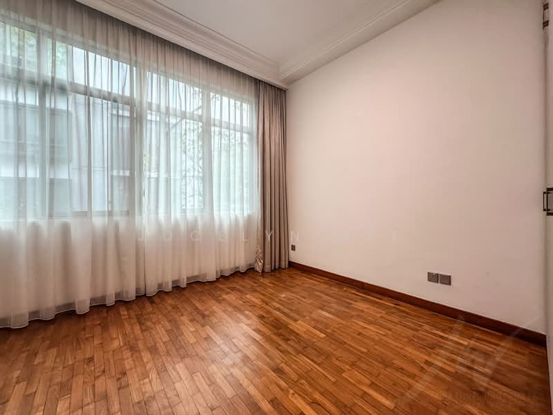 Orchard / Nassim - Renovated 3+1 Bedrm w Balcony! Walk to Amenities, Nassim Road, 3 Bedrooms, 1,520 sqft, Apartment For Rent, by Jocelyn Wee, 25578589 - PropertyGuru.com.sg