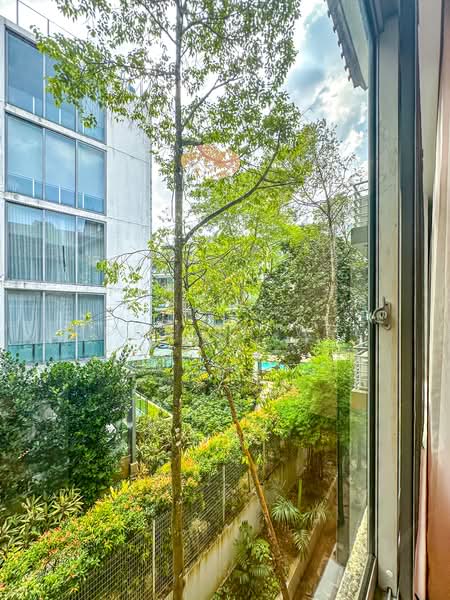 Orchard / Nassim - Renovated 3+1 Bedrm w Balcony! Walk to Amenities, Nassim Road, 3 Bedrooms, 1,520 sqft, Apartment For Rent, by Jocelyn Wee, 25578589 - PropertyGuru.com.sg