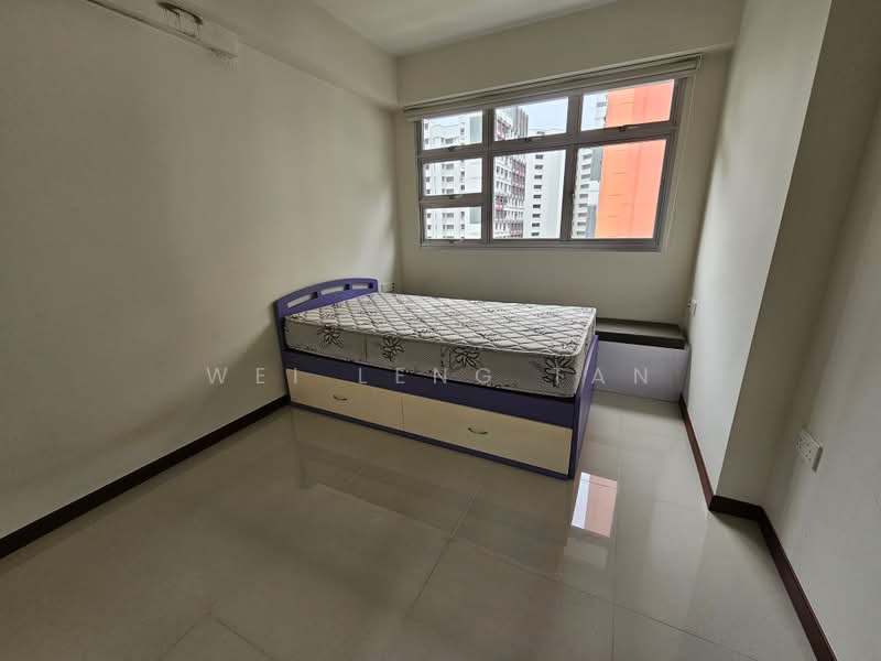 443B Bukit Batok West Avenue 8, 443B Bukit Batok West Avenue 8, 3 Bedrooms, 990 sqft, HDB Flat For Rent, by Wei Leng Tan, 25579107 - Bedroom - PropertyGuru.com.sg