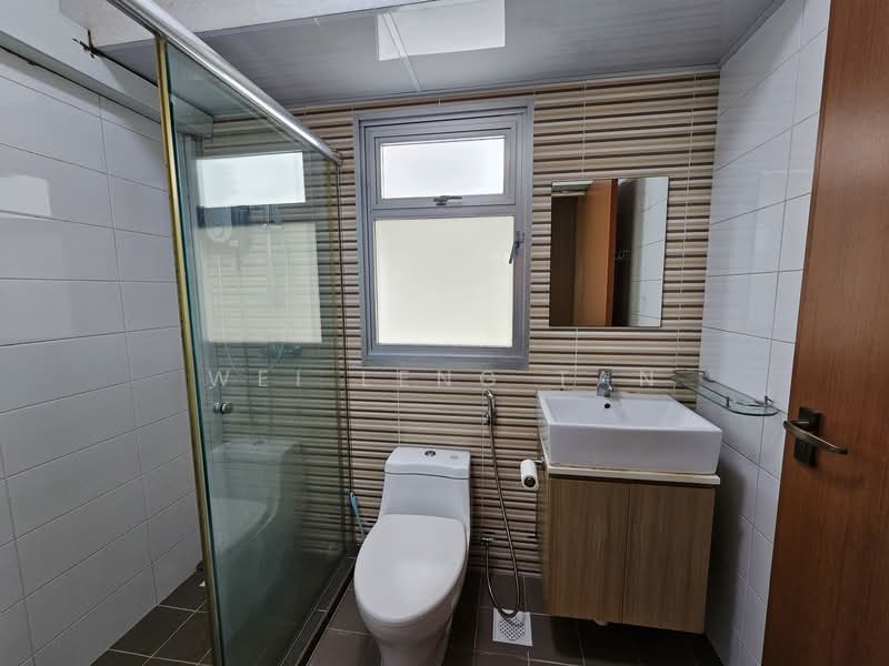 443B Bukit Batok West Avenue 8, 443B Bukit Batok West Avenue 8, 3 Bedrooms, 990 sqft, HDB Flat For Rent, by Wei Leng Tan, 25579107 - Bathroom - PropertyGuru.com.sg