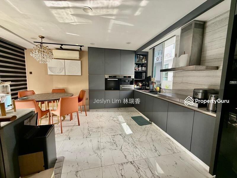 For Sale - Freehold Beautiful Modern Corner Cluster House