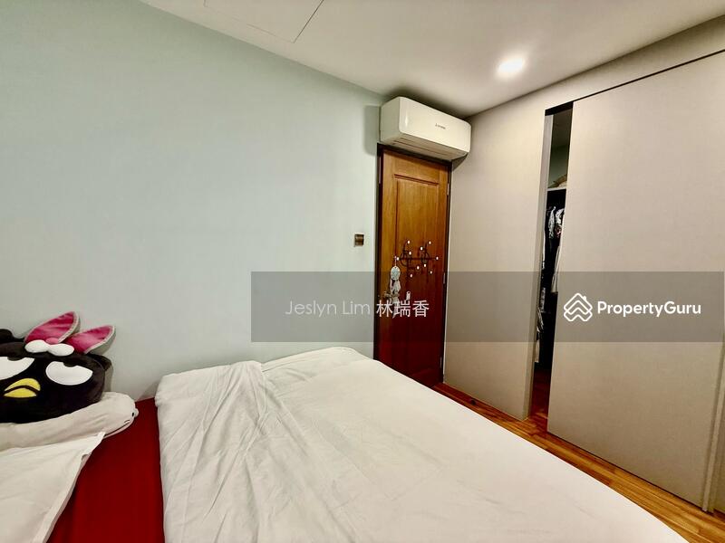 For Sale - Freehold Beautiful Modern Corner Cluster House