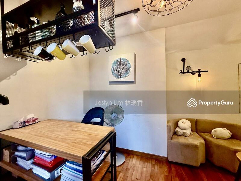 For Sale - Freehold Beautiful Modern Corner Cluster House