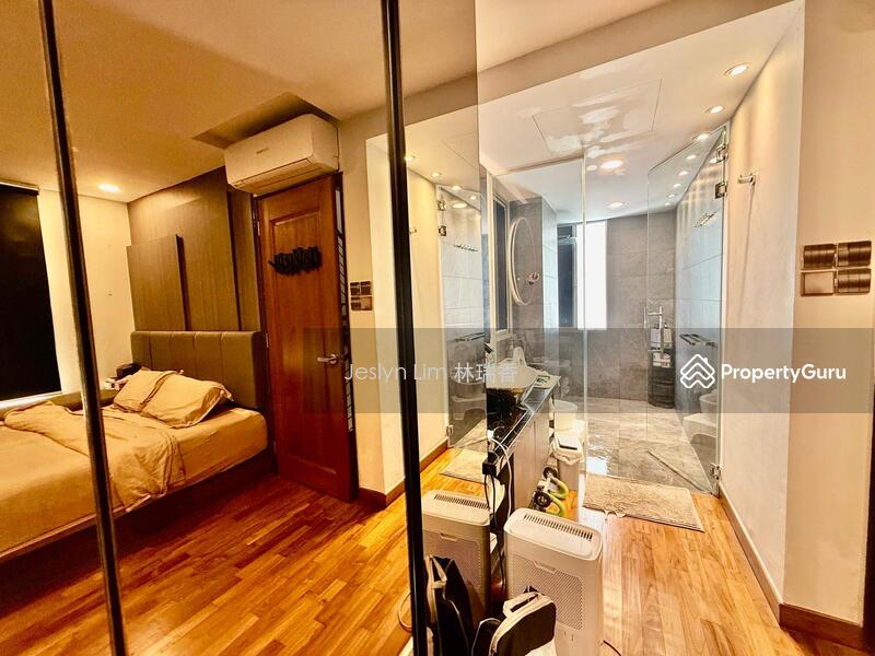 For Sale - Freehold Beautiful Modern Corner Cluster House