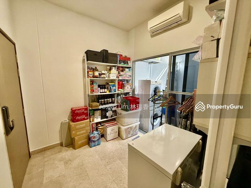 For Sale - Freehold Beautiful Modern Corner Cluster House