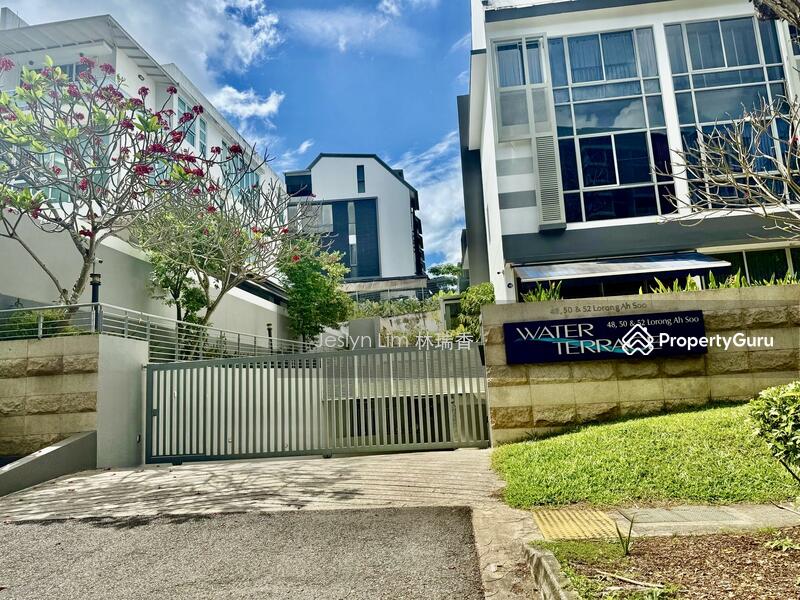For Sale - Freehold Beautiful Modern Corner Cluster House