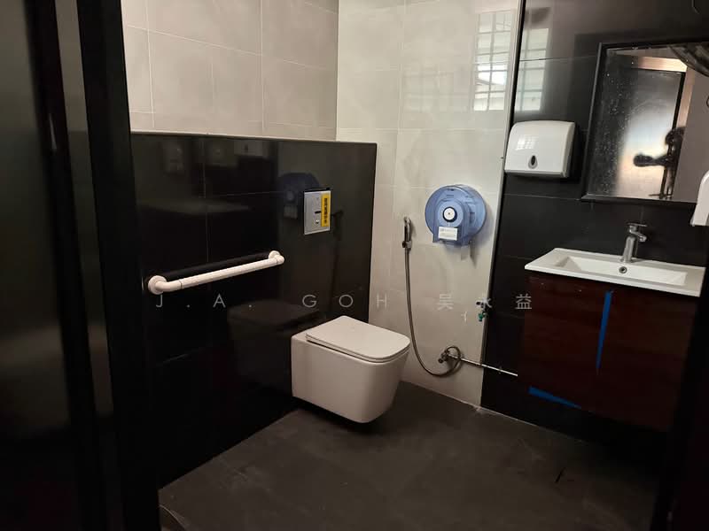 369 Sembawang Raod, Sembawang Road, 1,650 sqft, Food & Beverage For Rent, by J.A. Goh 吴永益, 25580133 - Bathroom - CommercialGuru.com.sg