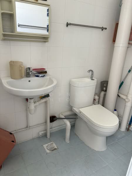 221 Yishun Street 21, 221 Yishun Street 21, 3 Bedrooms, 1,302 sqft, HDB Flat For Sale, by Joanne Cheong, 25580351 - PropertyGuru.com.sg