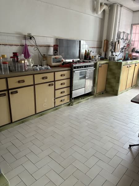 221 Yishun Street 21, 221 Yishun Street 21, 3 Bedrooms, 1,302 sqft, HDB Flat For Sale, by Joanne Cheong, 25580351 - PropertyGuru.com.sg