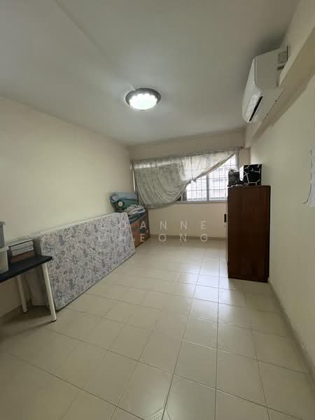 221 Yishun Street 21, 221 Yishun Street 21, 3 Bedrooms, 1,302 sqft, HDB Flat For Sale, by Joanne Cheong, 25580351 - PropertyGuru.com.sg