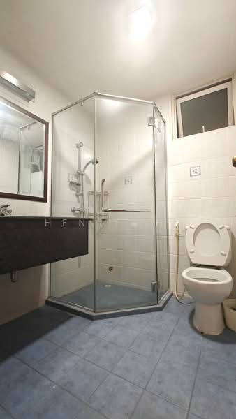 Rivervale Crest, 5 Rivervale Crescent, 3 Bedrooms, 1,141 sqft, Condominium For Rent, by Henry Lim, 25580547 - Bathroom - PropertyGuru.com.sg