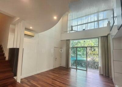 For Rent - NassimVille