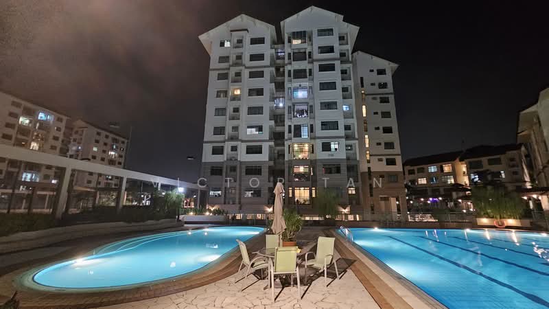 Changi Green, 712 Upper Changi Road East, 3 Bedrooms, 1,216 sqft, Condominium For Rent, by Victor Tan, 25580726 - Pool - PropertyGuru.com.sg