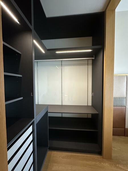 Walk-in Wardrobe