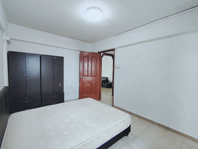 222 Serangoon Avenue 4, 222 Serangoon Avenue 4, 2 Bedrooms, 721 sqft, HDB Flat For Rent, by Kyra Niew, 25580981 - Master Bedroom - PropertyGuru.com.sg
