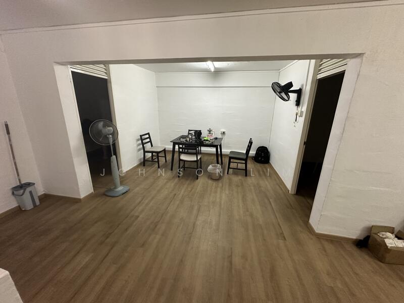 213 Bukit Batok Street 21, Bukit Batok Street 21, 2,012 sqft, Shop / Shophouse For Sale, by Johnson Lim, 25581202 - Hallway and Dining - CommercialGuru.com.sg