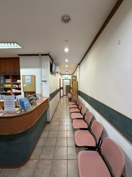 213 Bukit Batok Street 21, Bukit Batok Street 21, 2,012 sqft, Shop / Shophouse For Sale, by Johnson Lim, 25581202 - Corridor - CommercialGuru.com.sg