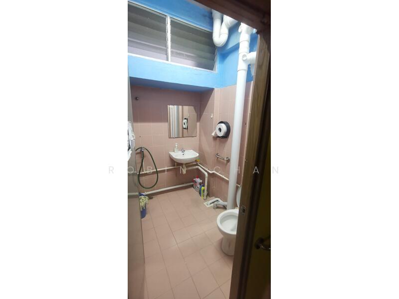 162 Bukit Merah Central, Bukit Merah Central, 100 sqft, Office For Rent, by Robin Chan, 25581521 - Bathroom - CommercialGuru.com.sg