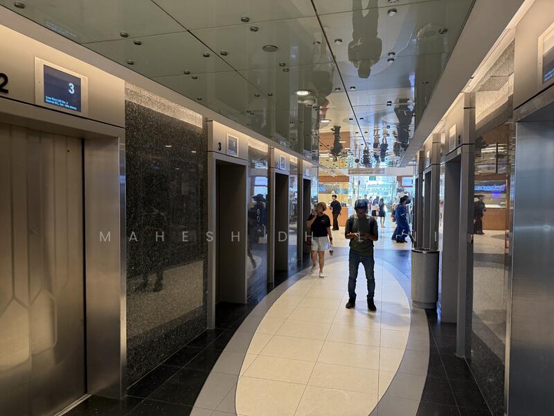 Peninsula Plaza, 111 North Bridge Road, 823 sqft, Office For Rent, by Mahesh Dhalani, 25581677 - Lobby - CommercialGuru.com.sg