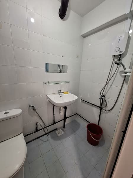 407 Sin Ming Avenue, 407 Sin Ming Avenue, 2 Bedrooms, 64 sqft, HDB Flat For Rent, by Khairul Sukor, 25581961 - Bathroom - PropertyGuru.com.sg
