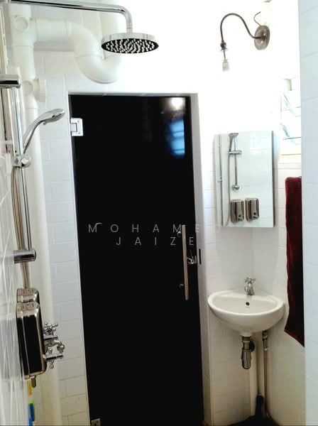 30 Bendemeer Road HDB Flat For Sale at S$ 460,000 | PropertyGuru Singapore - Bathroom