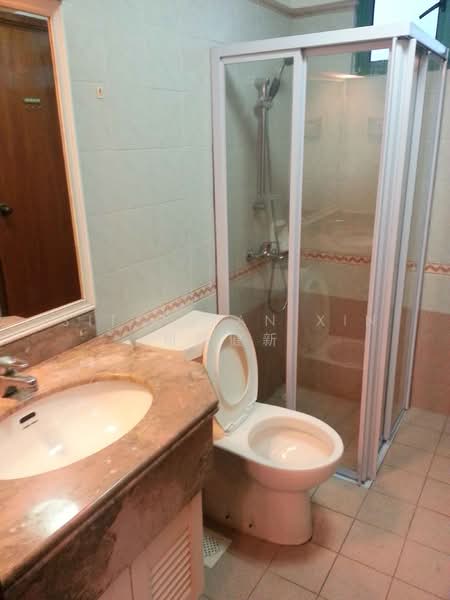 Changi Court, 702 Upper Changi Road East, 2 Bedrooms, 872 sqft, Condominium For Rent, by Sito Jian Xin 司徒健新, 25582438 - Bathroom - PropertyGuru.com.sg
